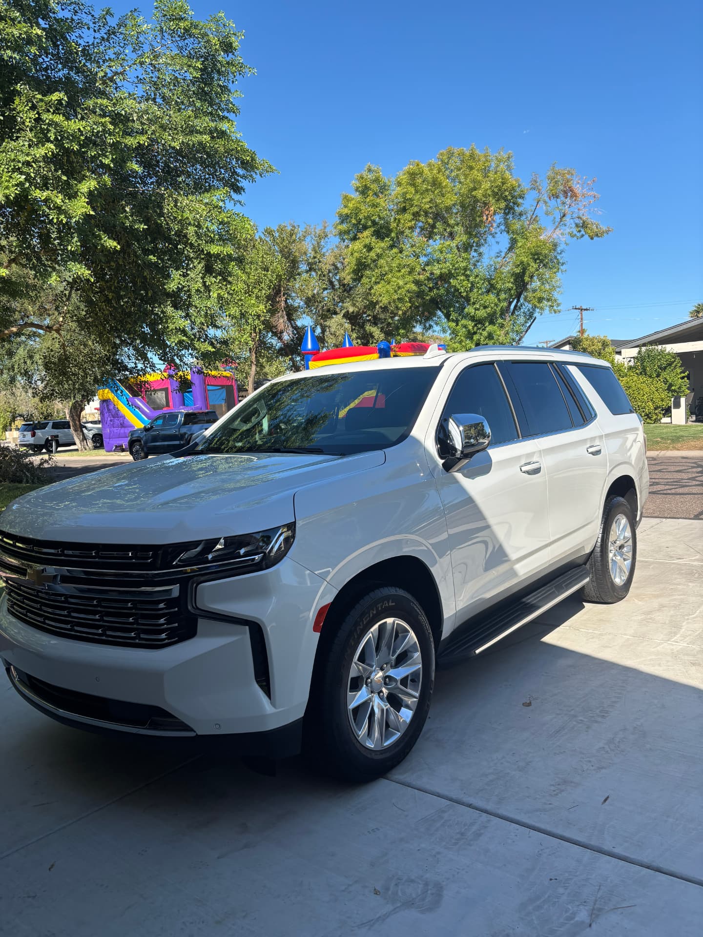 White Chevrolet Tahoe full detail by Mobile Detailing Glendale in Glendale, AZ