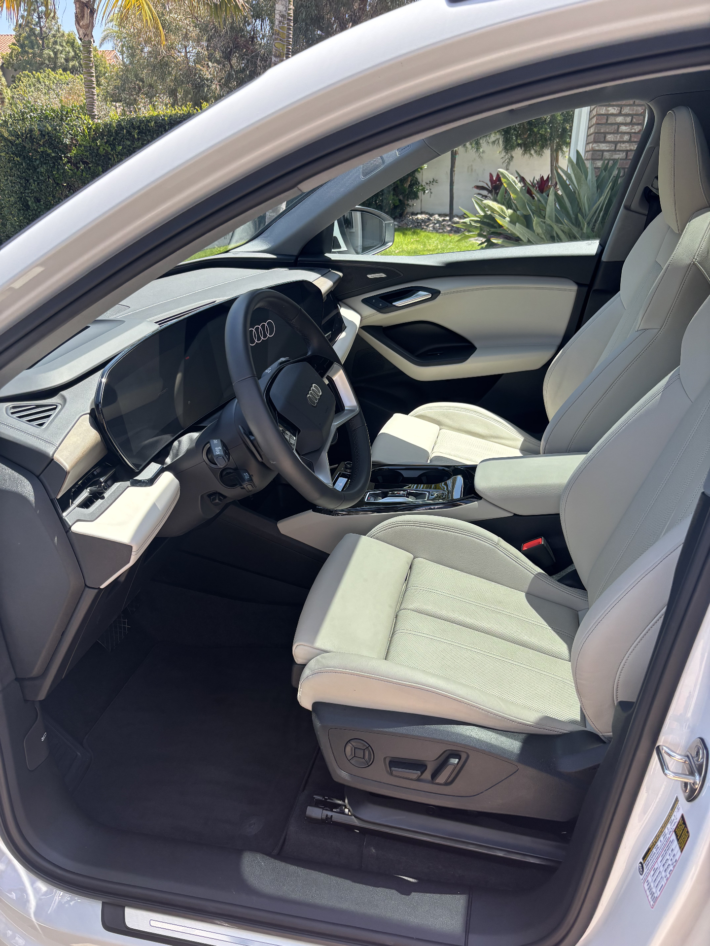 Audi Q5 interior detailed by Mobile Detailing Glendale