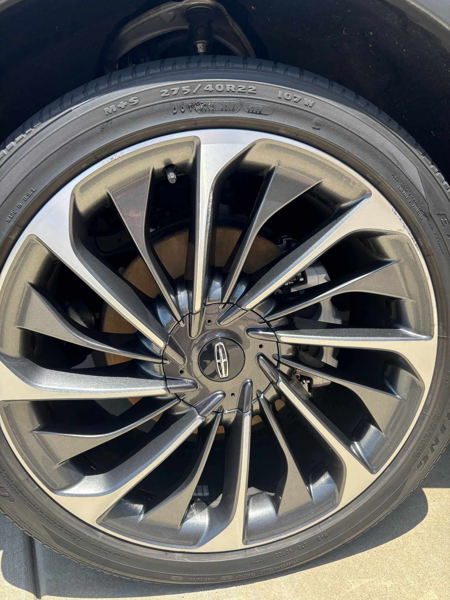 Lincoln wheel detailed by Mobile Detailing Glendale